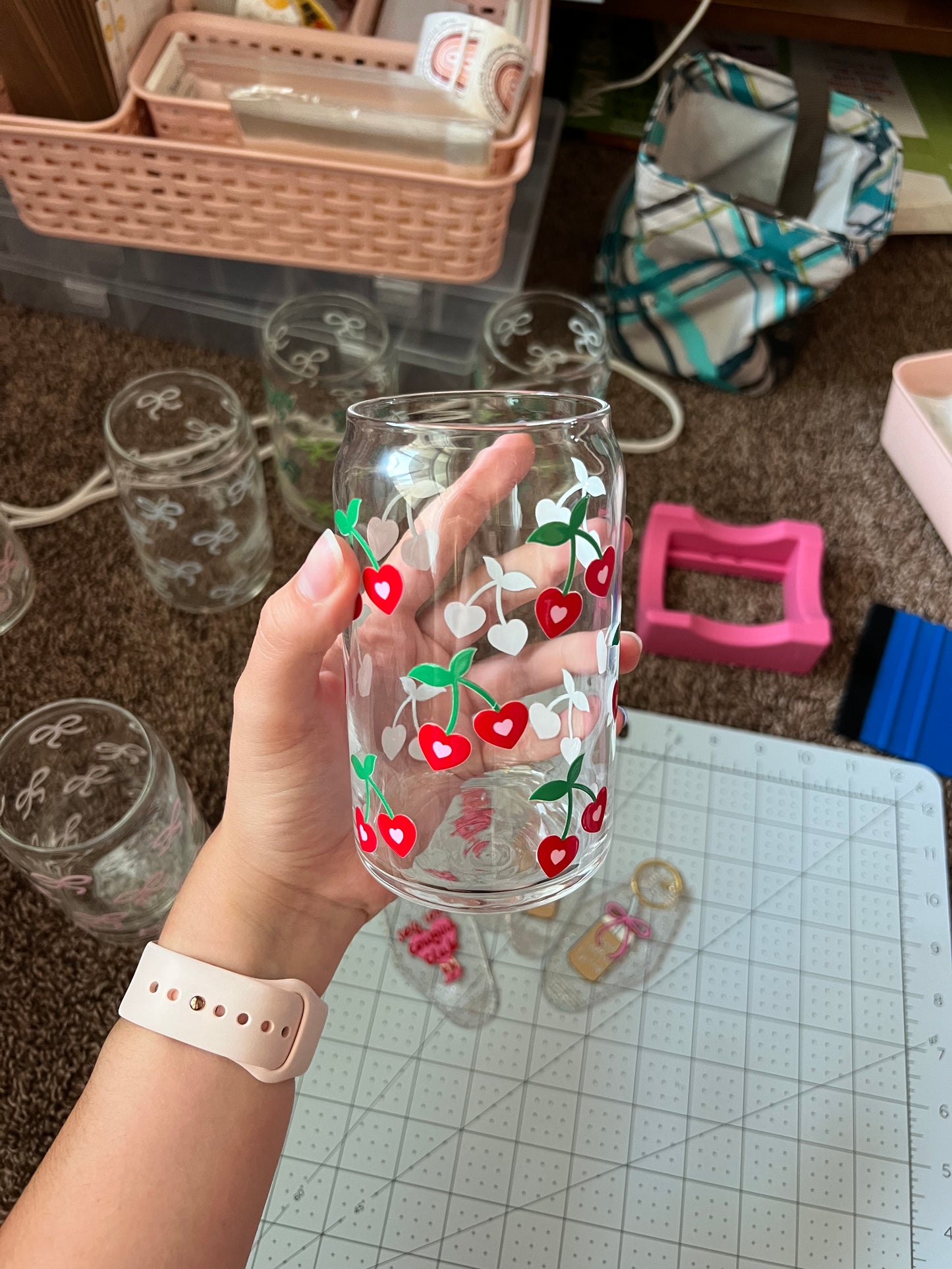 Cherry hearts glass can